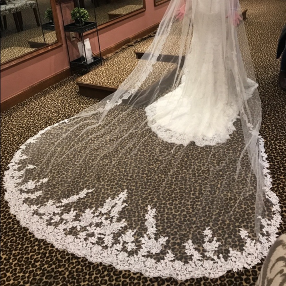 Maggie Sottero Hudson Lynette Wedding Dress - Picture 6 of 8